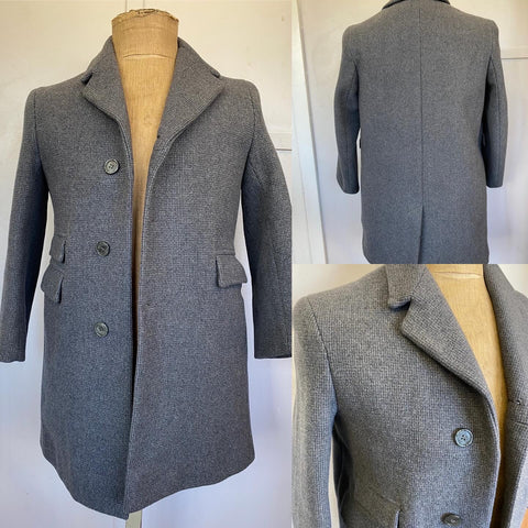 1940s boys over coat, grey wool single breasted 3 button. 18” pit to pit, shoulders 14.5”, 31” length 13” inner sleeve.