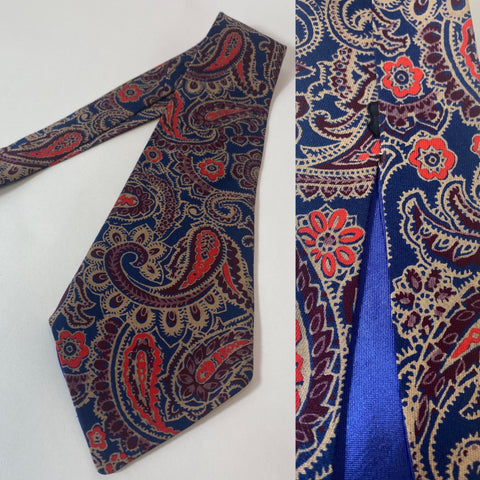 1940s Tootal tie in bold paisley design. Open backs and short blade at 125cm 9cm wide, no damage