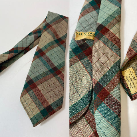 1940s Linosair tie all wool. Teal, brick red and fawn plaid pattern. No lining, open backs and short blade at 117cm long 9 cm wide. No damage.